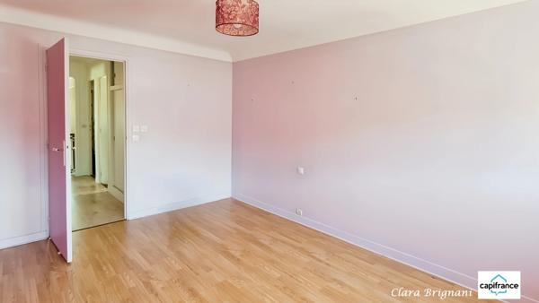 Maison à vendre - 6 pièces, 156m² à Avrainville - sous-sol total et terrain arboré de 1 555 m²