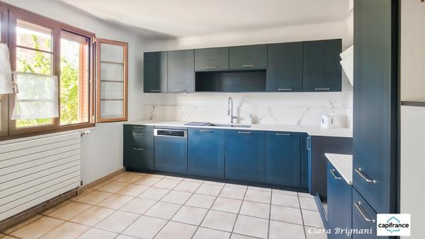 Maison à vendre - 6 pièces, 156m² à Avrainville - sous-sol total et terrain arboré de 1 555 m²