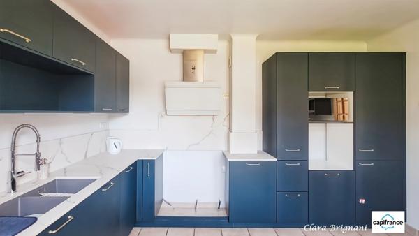 Maison à vendre - 6 pièces, 156m² à Avrainville - sous-sol total et terrain arboré de 1 555 m²