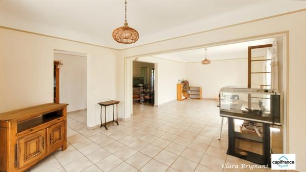 Maison à vendre - 6 pièces, 156m² à Avrainville - sous-sol total et terrain arboré de 1 555 m²