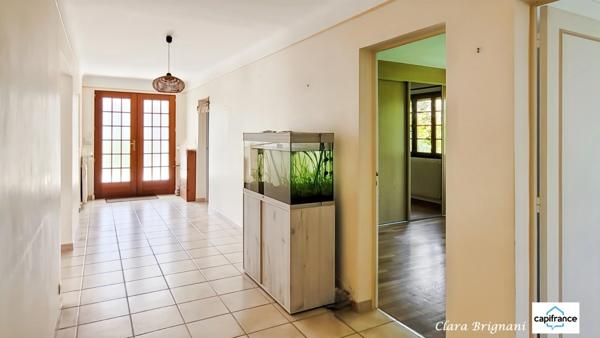 Maison à vendre - 6 pièces, 156m² à Avrainville - sous-sol total et terrain arboré de 1 555 m²