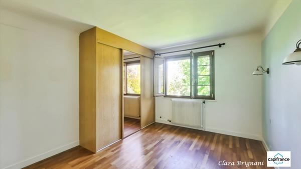 Maison à vendre - 6 pièces, 156m² à Avrainville - sous-sol total et terrain arboré de 1 555 m²