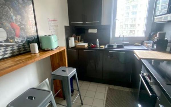 Appartement à louer    2 pièces • 54 m2 Paris 19