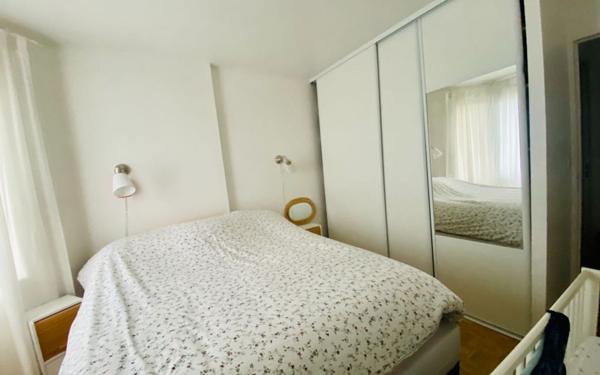Appartement à louer    2 pièces • 54 m2 Paris 19