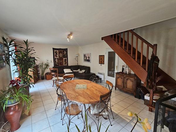 Maison familiale récente avec jardin et stationnement . Tours Sainte-Radegonde