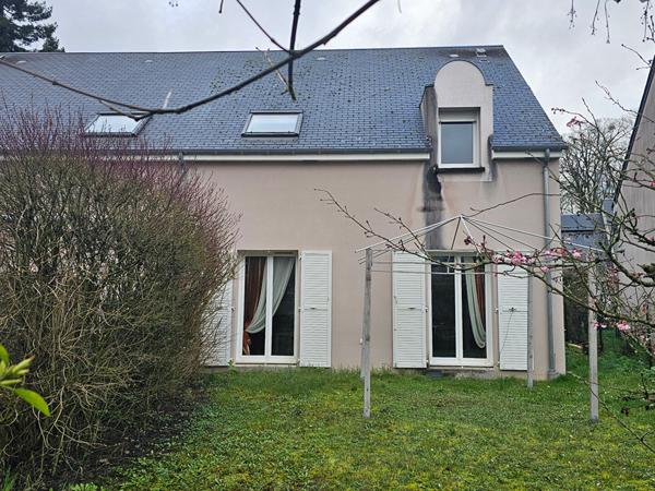 Maison familiale récente avec jardin et stationnement . Tours Sainte-Radegonde