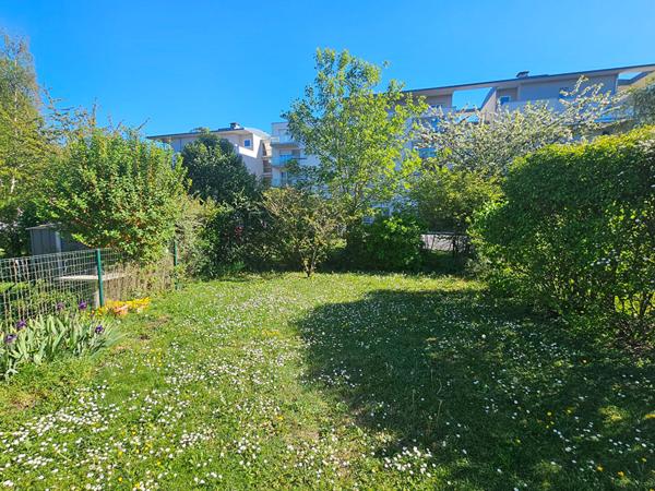 Maison familiale récente avec jardin et stationnement . Tours Sainte-Radegonde