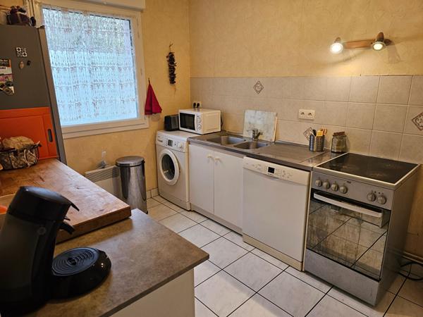 Maison familiale récente avec jardin et stationnement . Tours Sainte-Radegonde