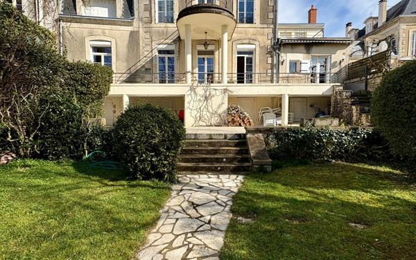 Maison à vendre    8 pièces •  Niort