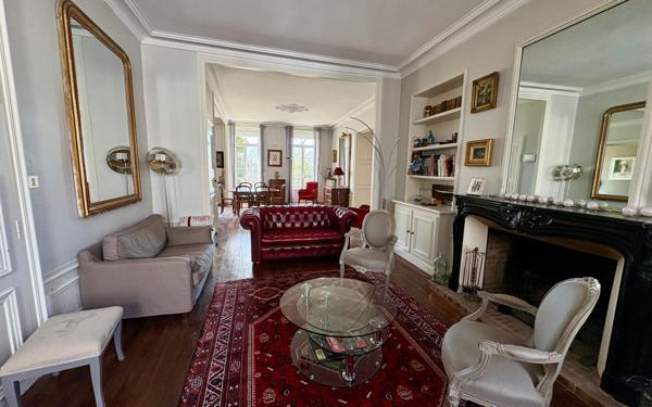 Maison à vendre    8 pièces •  Niort