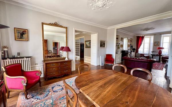 Maison à vendre    8 pièces •  Niort