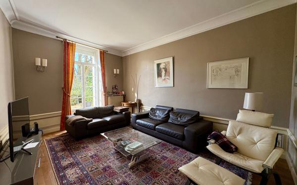 Maison à vendre    8 pièces •  Niort