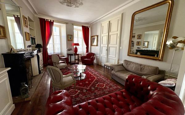 Maison à vendre    8 pièces •  Niort