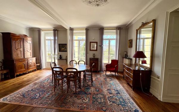 Maison à vendre    8 pièces •  Niort