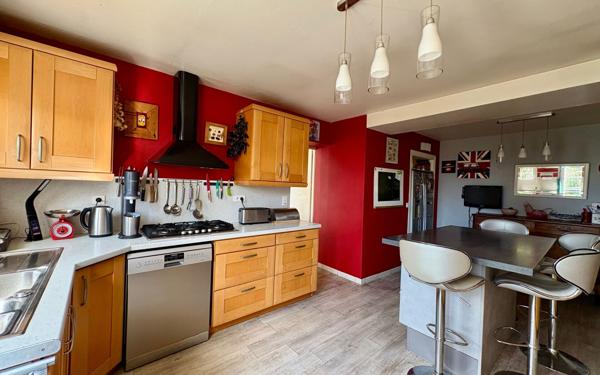 Maison à vendre    8 pièces •  Niort