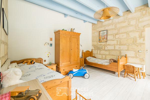 Ancien chai réhabilité en bord de Dordogne