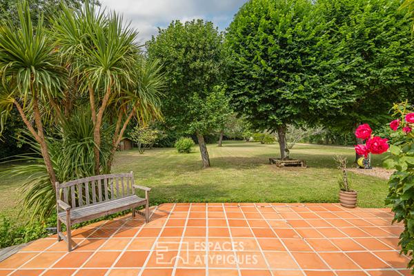 Ancien chai réhabilité en bord de Dordogne