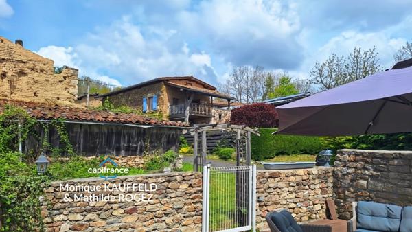 Maison en pierres à vendre 3 pièces avec piscine et terrasse