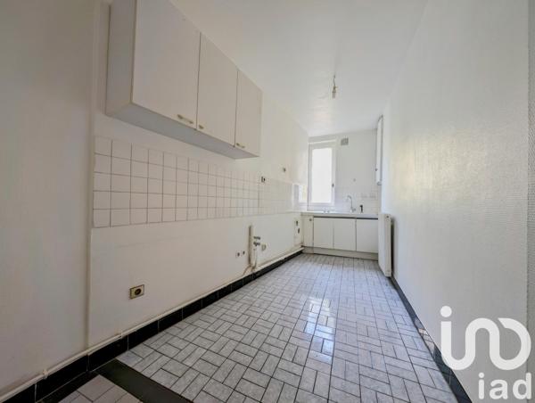 Appartement 3 pièces de 66 m² à Paris (75017)