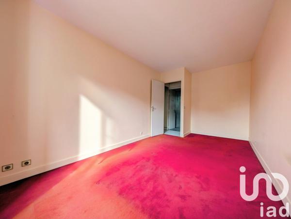 Appartement 3 pièces de 66 m² à Paris (75017)