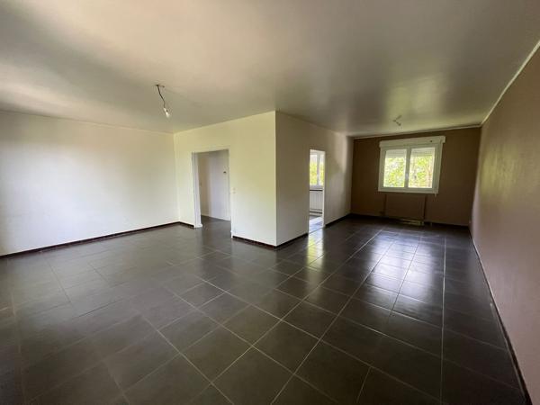 Charmante villa de 124 m² sur les hauteurs de Pujols, offrant confort, espace et tranquillité !