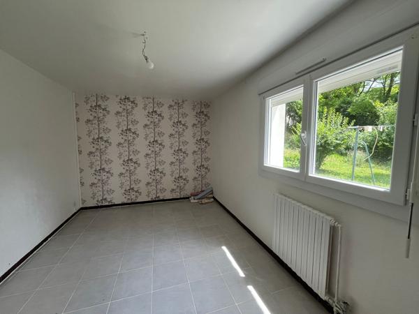 Charmante villa de 124 m² sur les hauteurs de Pujols, offrant confort, espace et tranquillité !