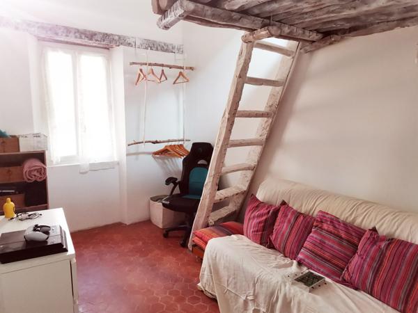 T4 dans une maison de village