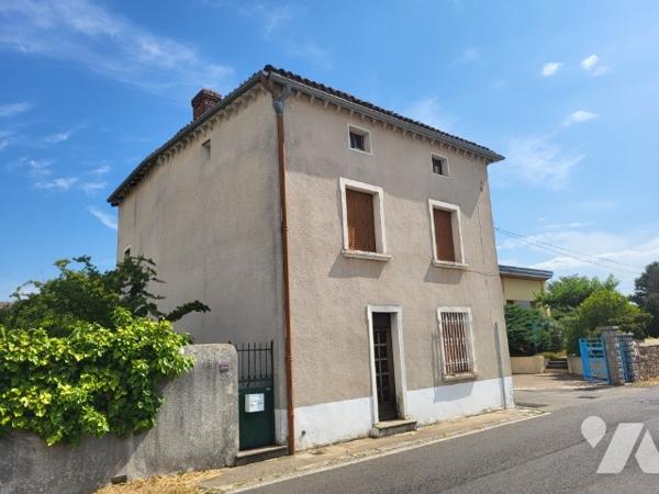 BEAUVALLON. Maison à rénover.