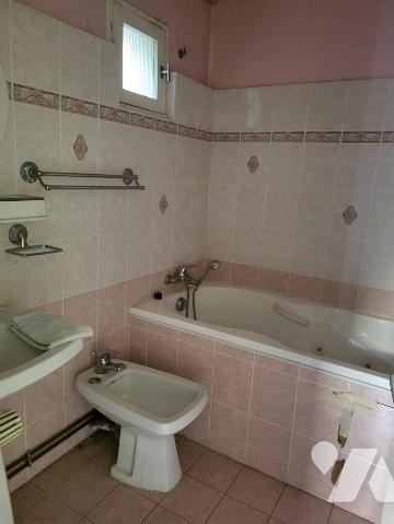 BEAUVALLON. Maison à rénover.