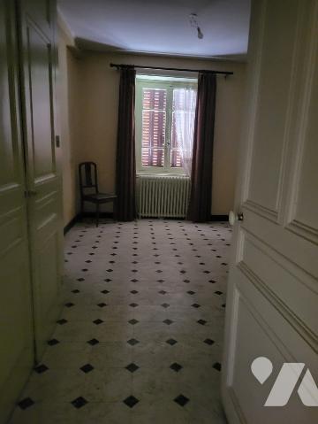 BEAUVALLON. Maison à rénover.