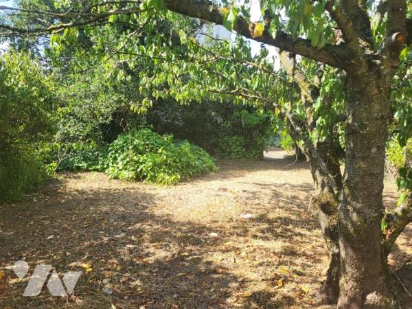 BEAUVALLON. Maison à rénover.