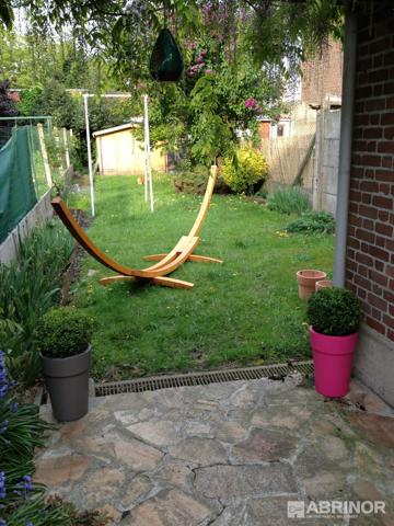T2 PROCHE GARE ET CHR EN RDC, AVEC UN BEAU JARDIN LOOS