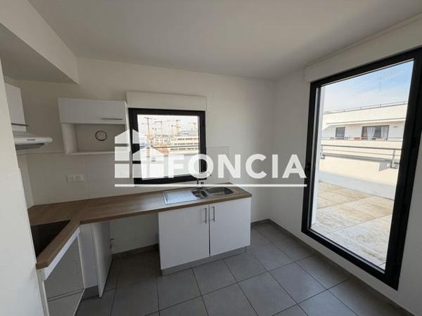 Location Appartement 4 pièces 110.3 m² - 20-26 RUE DU COMMERCE Bordeaux 33800