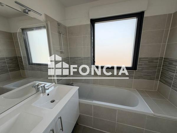 Location Appartement 4 pièces 110.3 m² - 20-26 RUE DU COMMERCE Bordeaux 33800