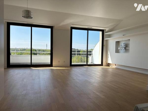 T4 TRAVERSANT AVEC VUE SUR LA CHEZINE 