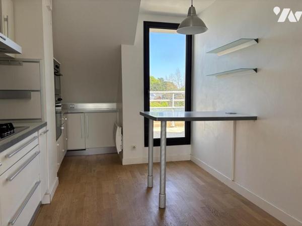 T4 TRAVERSANT AVEC VUE SUR LA CHEZINE 