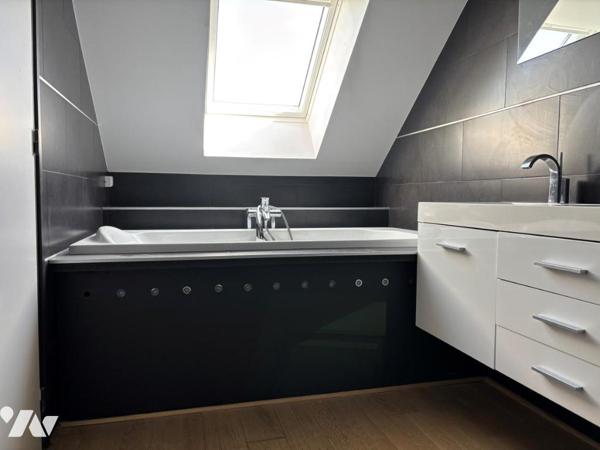 T4 TRAVERSANT AVEC VUE SUR LA CHEZINE 