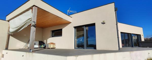 Saint-Barthélemy-Lestra (42110) Villa d'architecte bioclimatique