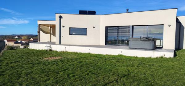 Saint-Barthélemy-Lestra (42110) Villa d'architecte bioclimatique