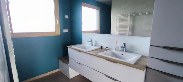 Saint-Barthélemy-Lestra (42110) Villa d'architecte bioclimatique