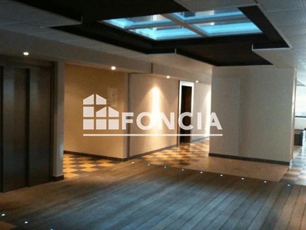 Location Appartement 2 pièces 47.2 m² - 115 ROUTE D'UZES Nimes 30000