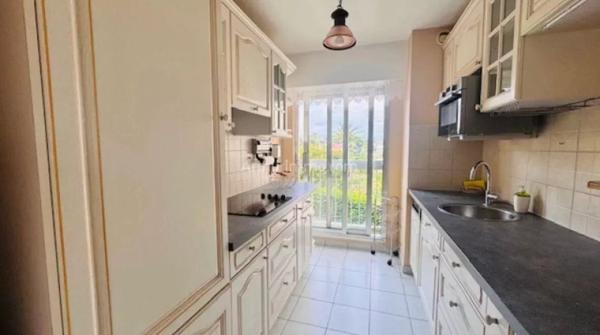Location Appartement 3 pièces 80 m2 à Antibes