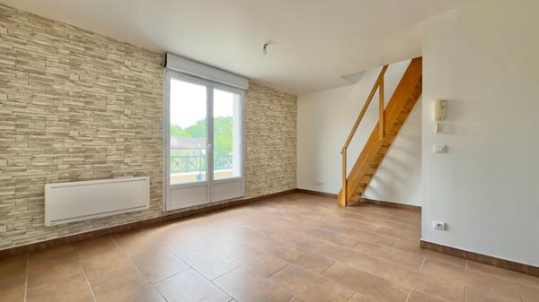 APPARTEMENT DUPLEX 2 PIÈCES À SAVIGNY-SUR-ORGE, QUARTIER GARE AVEC BALCON ET DOUBLE PARKING