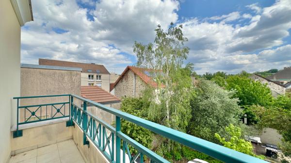 APPARTEMENT DUPLEX 2 PIÈCES À SAVIGNY-SUR-ORGE, QUARTIER GARE AVEC BALCON ET DOUBLE PARKING