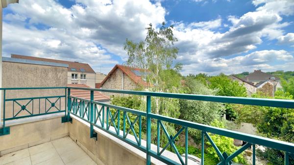 APPARTEMENT DUPLEX 2 PIÈCES À SAVIGNY-SUR-ORGE, QUARTIER GARE AVEC BALCON ET DOUBLE PARKING