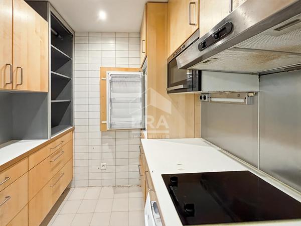 Grand studio avenue Foch avec balcon
