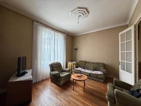 A vendre : Maison à Périgueux à rénover 5 pièces 3 chambres avec jardin