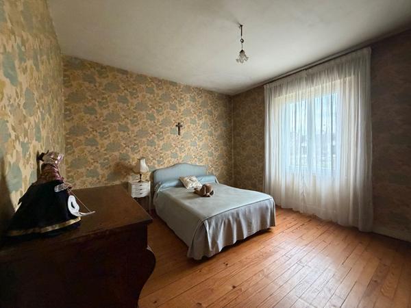 A vendre : Maison à Périgueux à rénover 5 pièces 3 chambres avec jardin