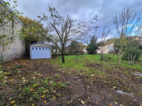 SPACIEUSE MAISON AVEC JARDIN ET GARAGE