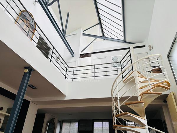 Somptueux de loft de 160m² avec séjour cathédrale